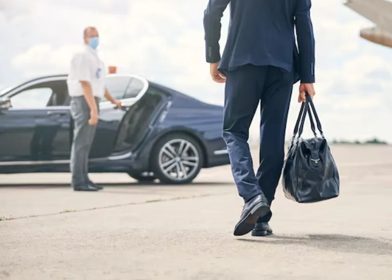 Pre-Booked Gatwick to Heathrow Airport Transfers