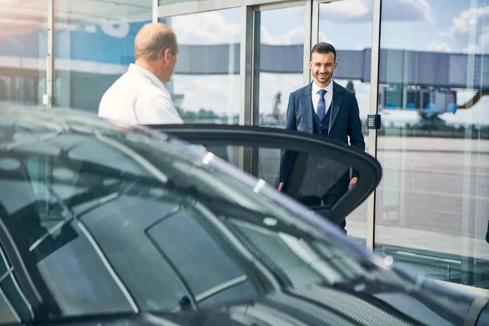 Experience Executive Travel with a Taxi to Luton Airport
