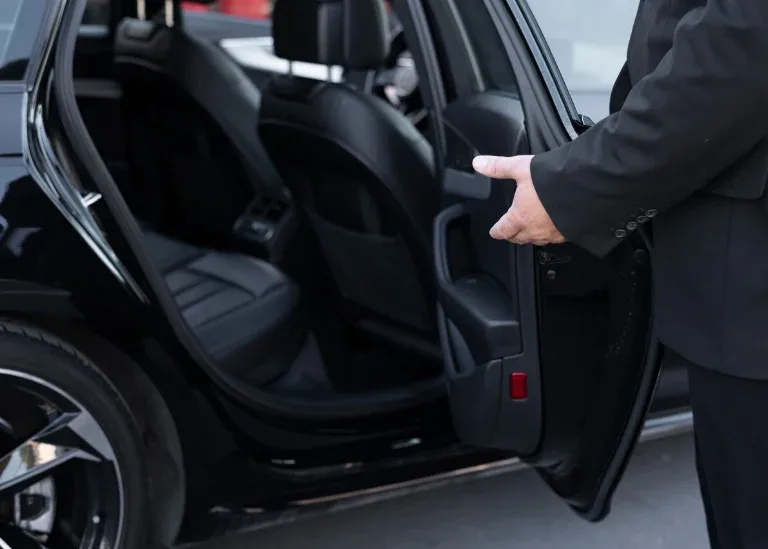 Book Uxbridge Taxi Service At the Best Quote